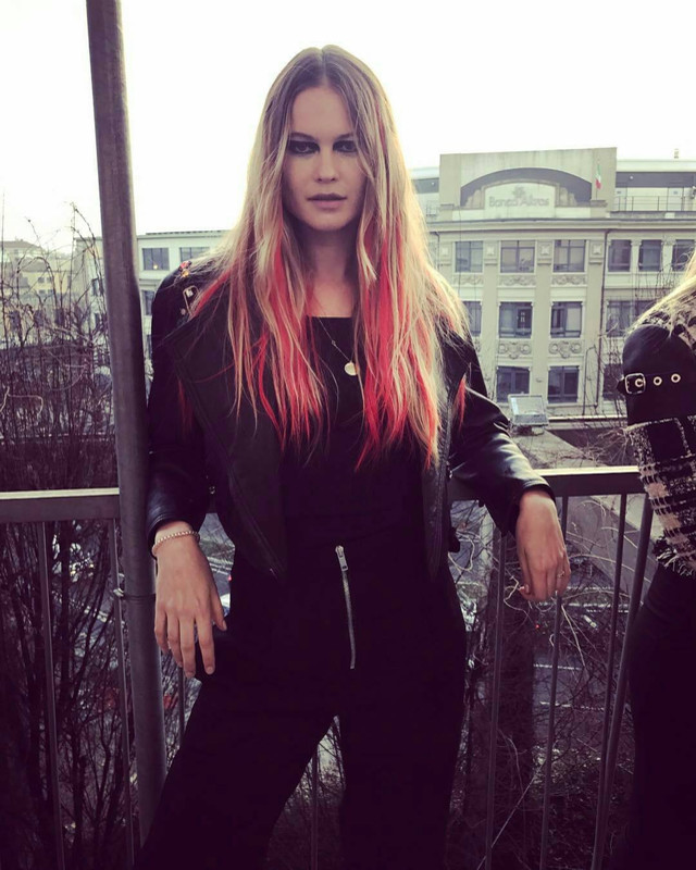 Behati Prinsloo,Бехати Принслу